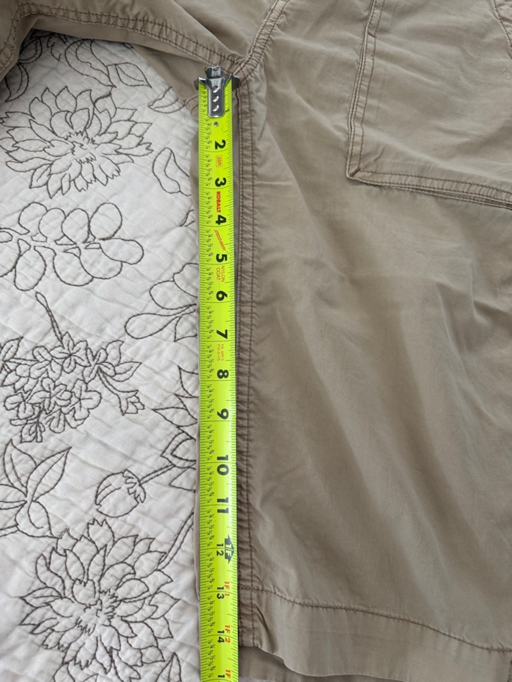 American Eagle distressed cropped capris sz 2 EUC - Picture 7 of 7